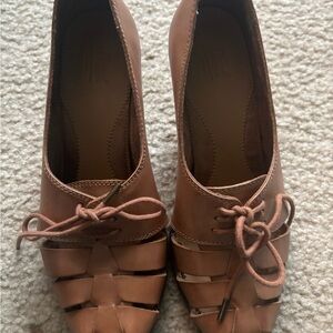 Like new Bass Tan Woven Leather Lace-Up heels